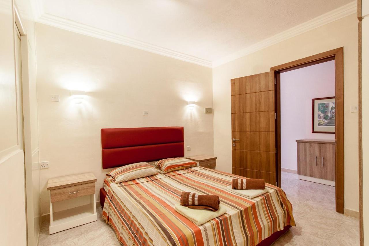 Pool And Sea Merill Apartments - Happy Rentals Mellieha Bagian luar foto