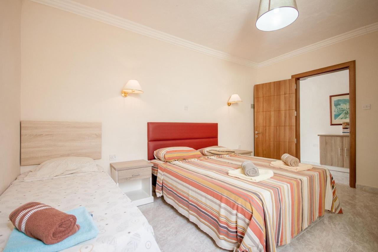 Pool And Sea Merill Apartments - Happy Rentals Mellieha Bagian luar foto