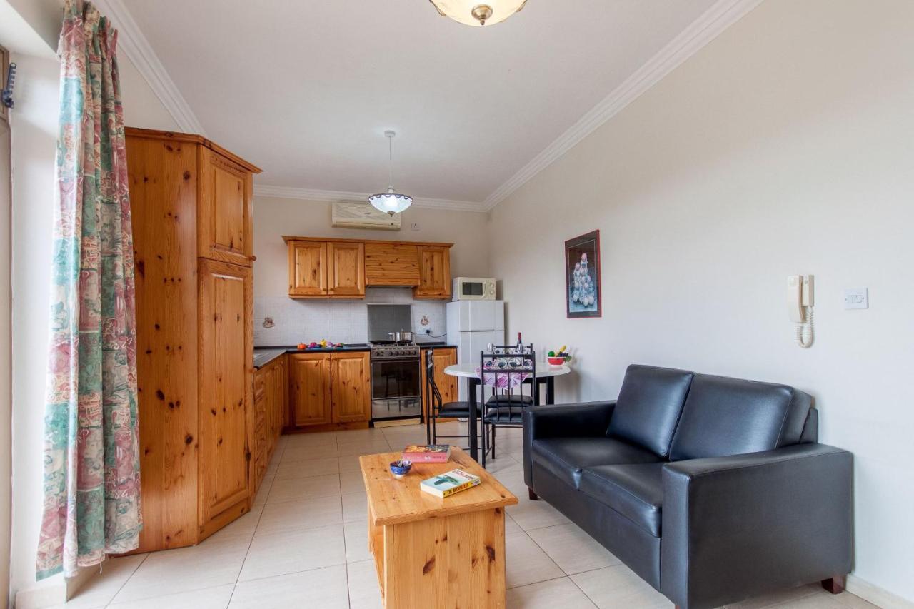 Pool And Sea Merill Apartments - Happy Rentals Mellieha Bagian luar foto