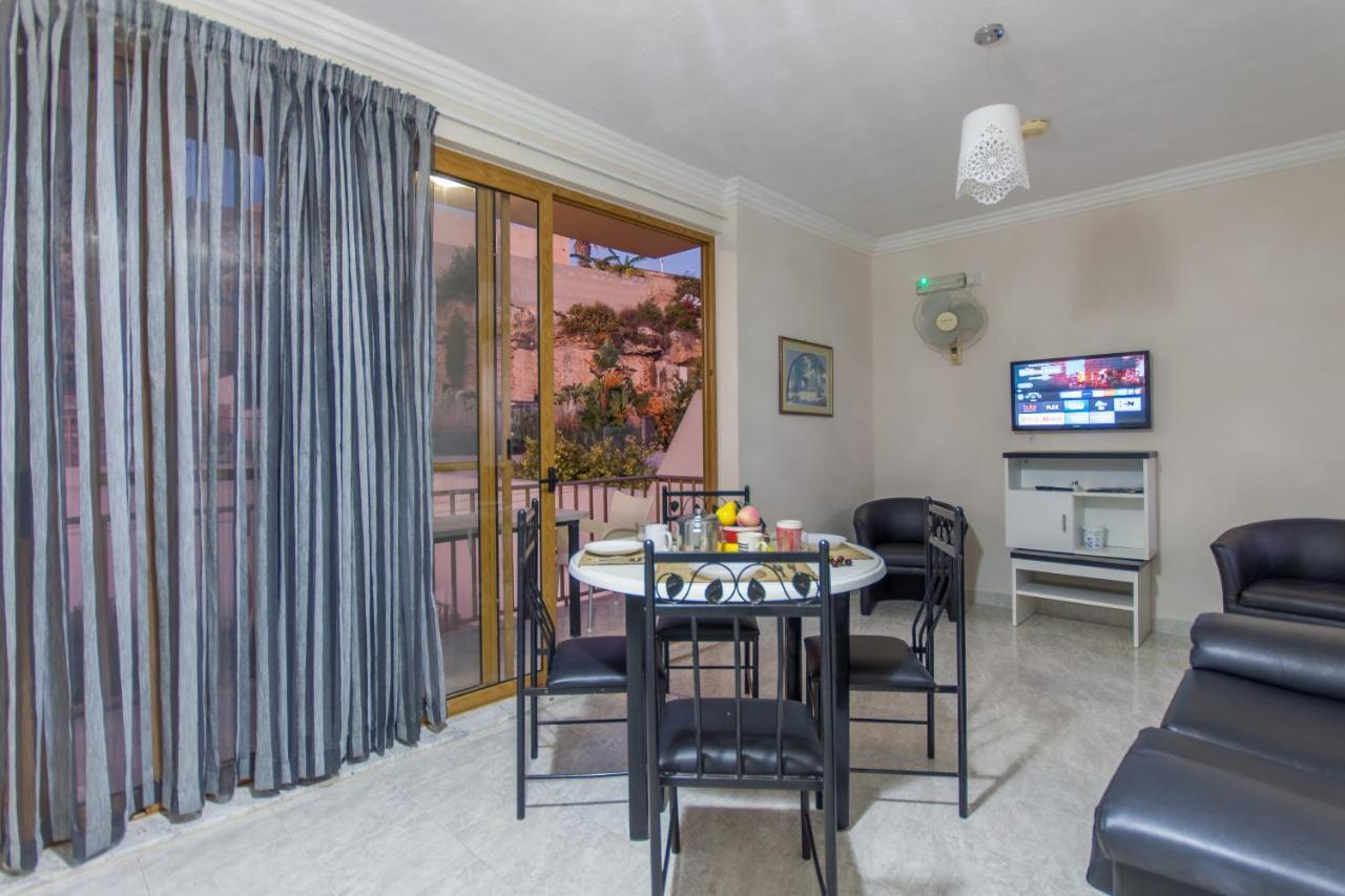 Pool And Sea Merill Apartments - Happy Rentals Mellieha Bagian luar foto