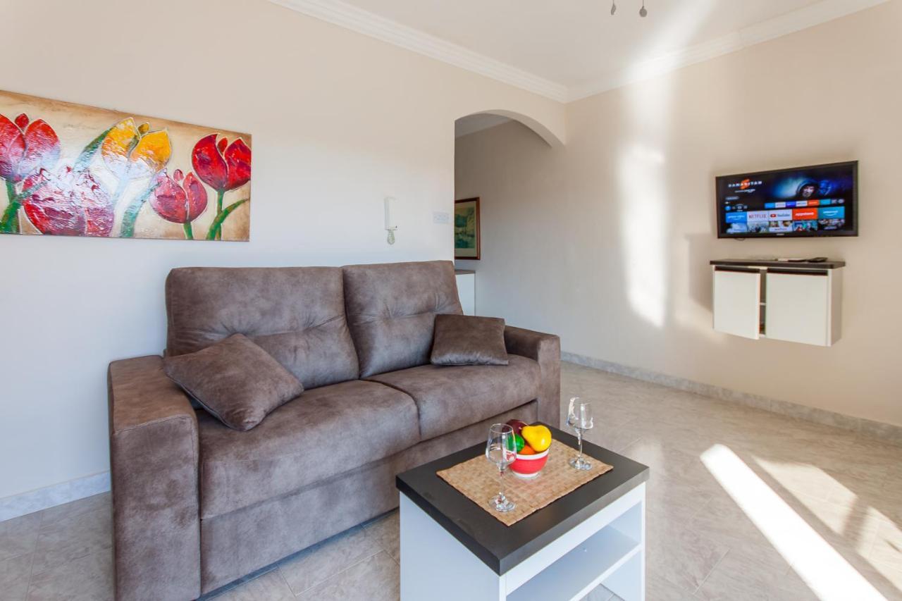 Pool And Sea Merill Apartments - Happy Rentals Mellieha Bagian luar foto